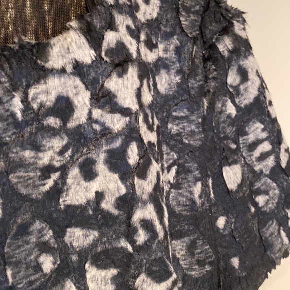 Top - Picture 6 of 9